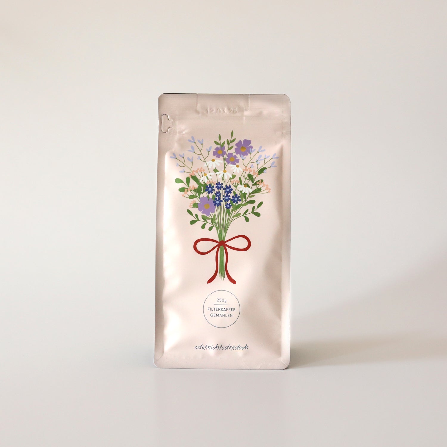 Bundle Tasse & Kaffee „Blumen“, gemahlen, 250g