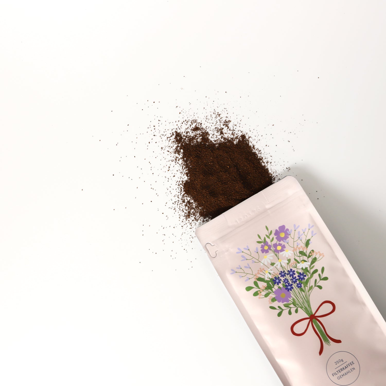 Bundle Tasse & Kaffee „Blumen“, gemahlen, 250g