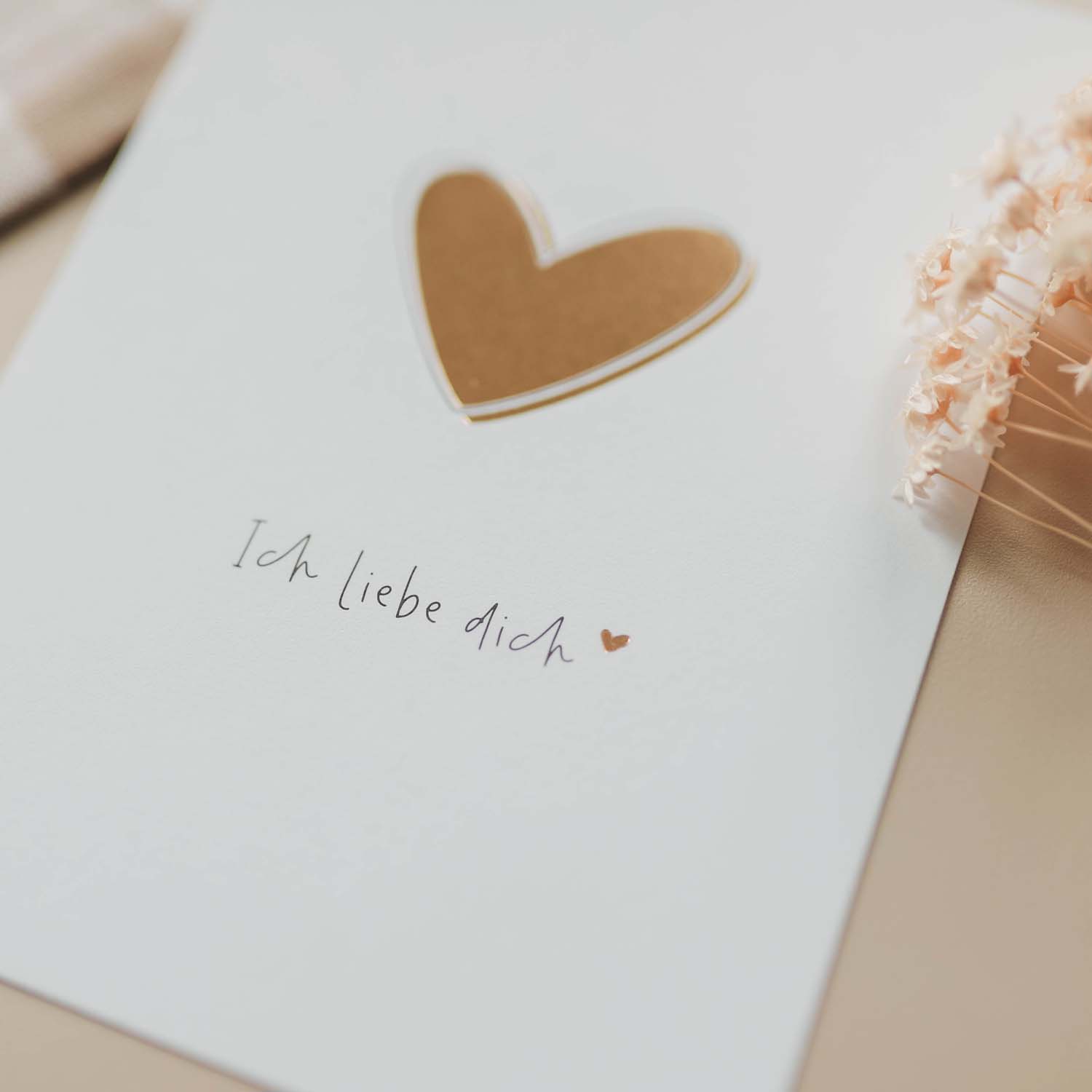 Postkarte „Ich liebe dich“ mit Gold