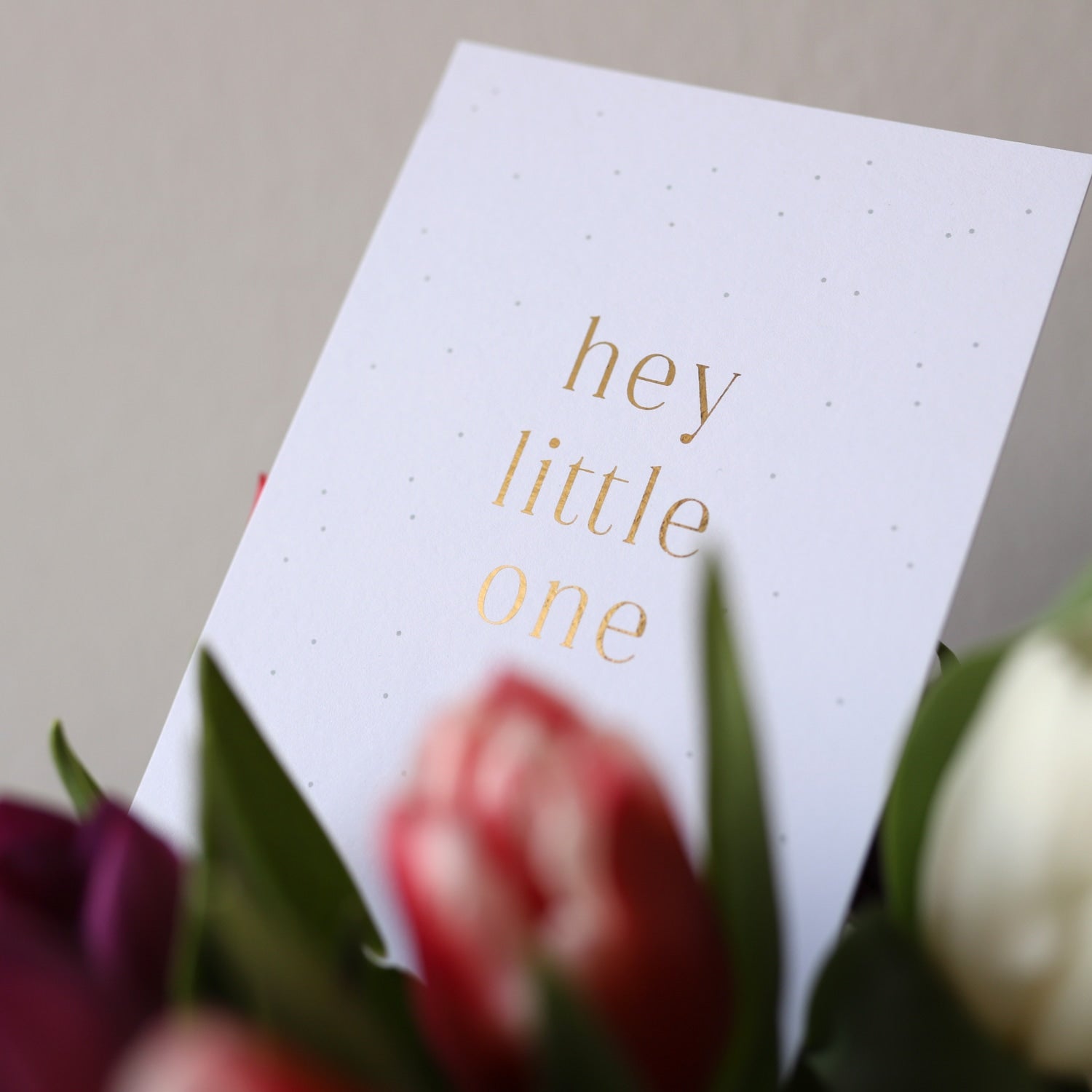 Postkarte „Hey little one“ mit Gold
