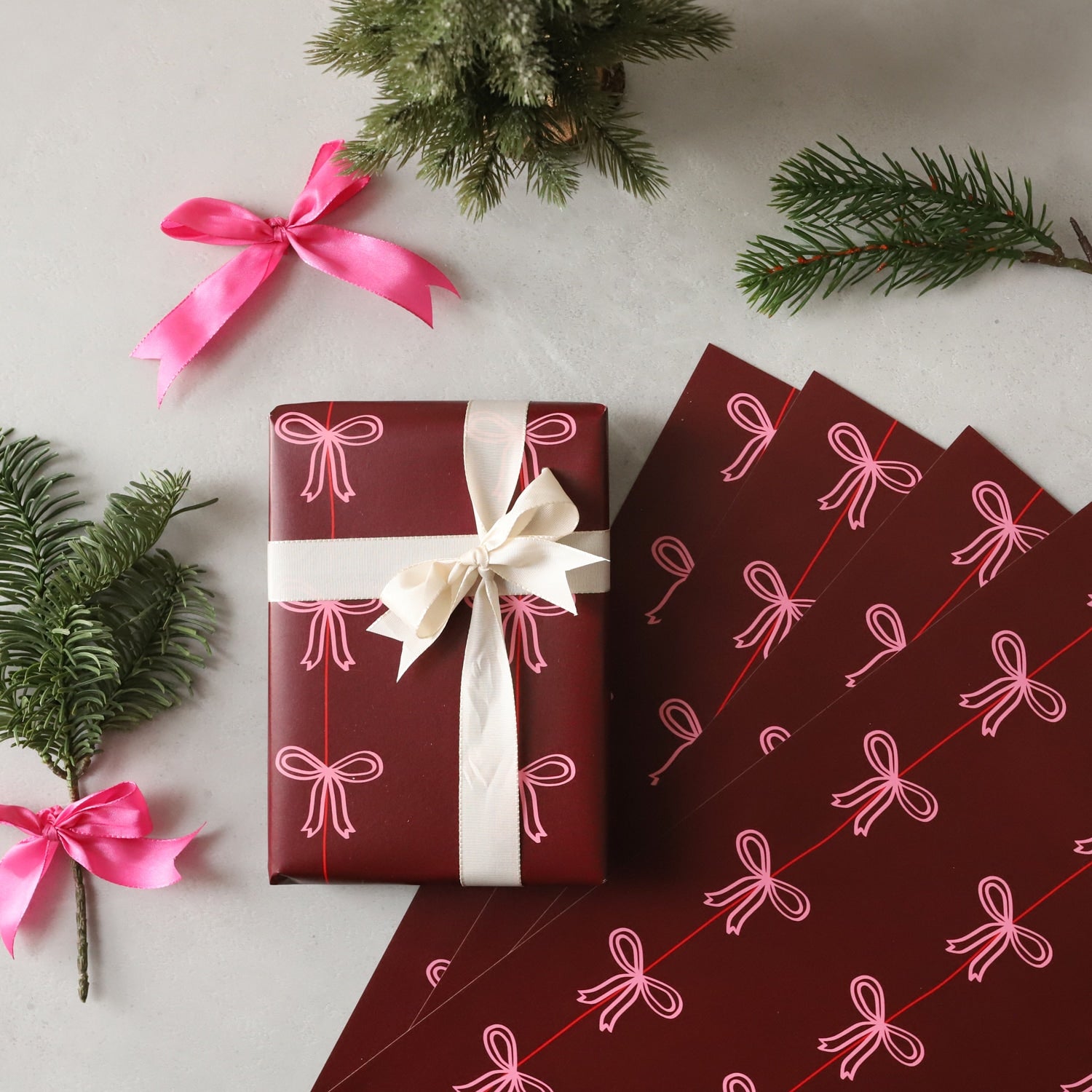 Geschenkpapier-Set „Glocken und Schleifen“