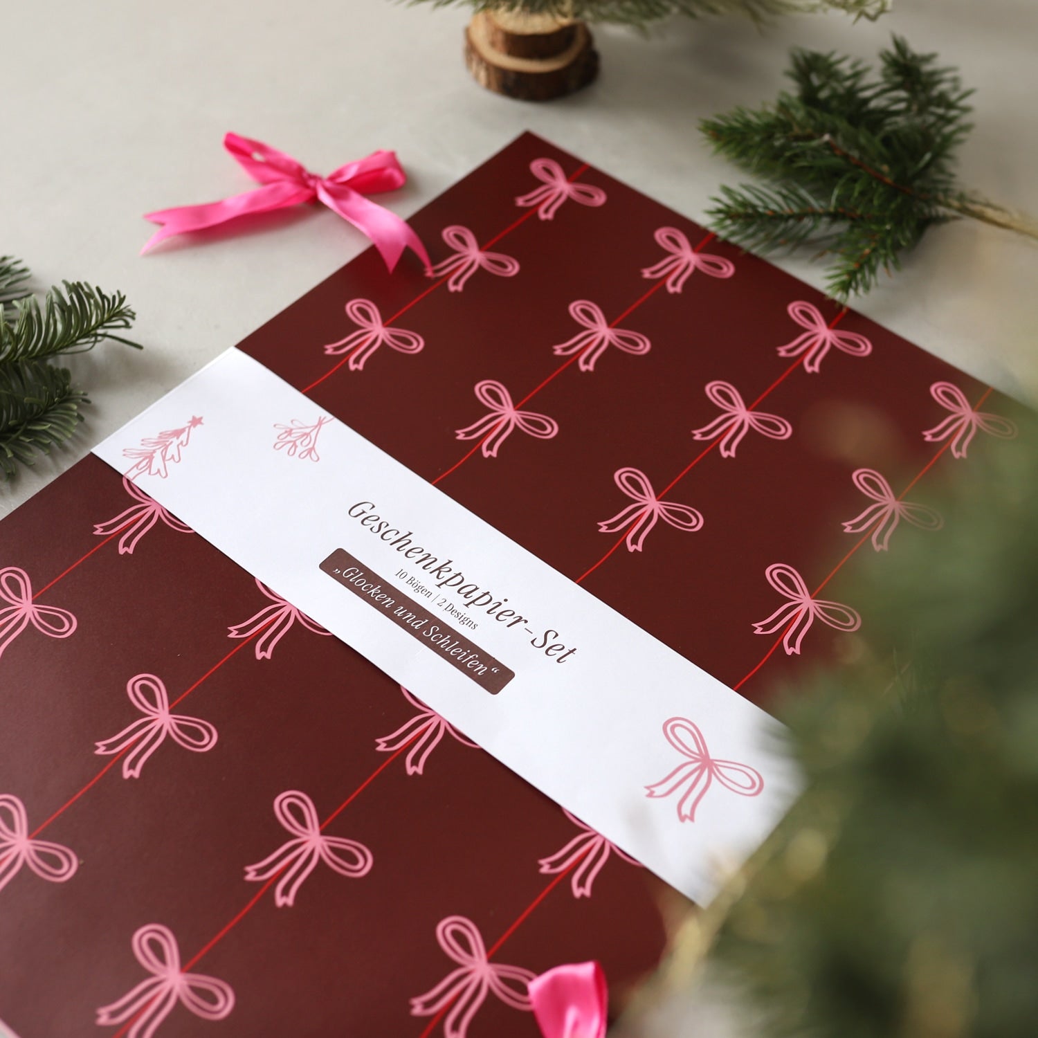 Geschenkpapier-Set „Glocken und Schleifen“