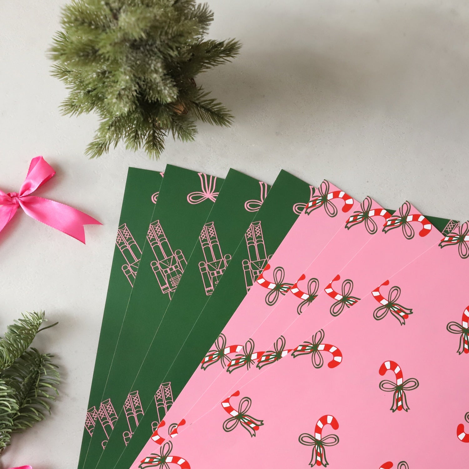 Geschenkpapier-Set „Zuckerstangen und Nussknacker“